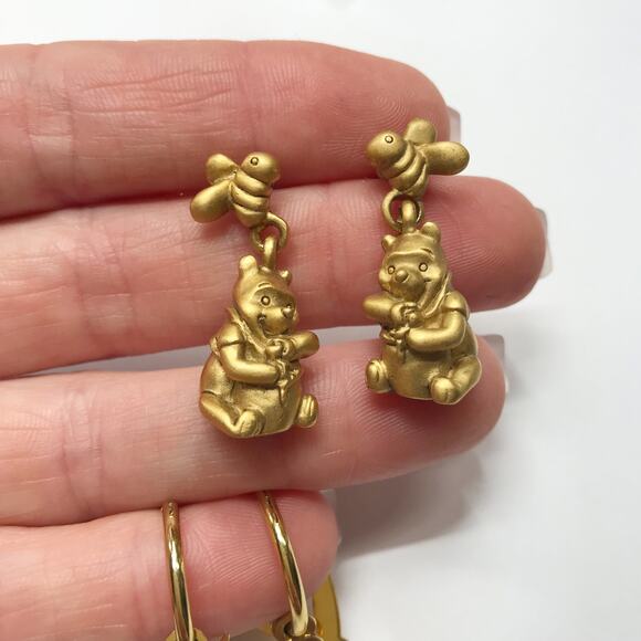Vintage Disney Gold Tone Earrings Lot 2 Pair Tinker Bell Pooh Bear Bumble Bee - Picture 7 of 8
